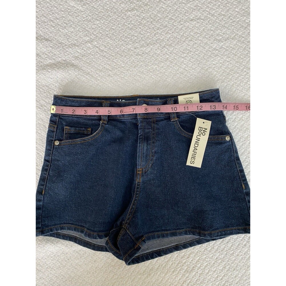 NWT No Boundaries High Rise Denim Mom Shorts Rinse Wash Women’s Size 4 Small - Picture 5 of 7